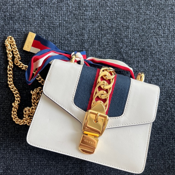 Super good condition Gucci sylvie bag small - Picture 5 of 11